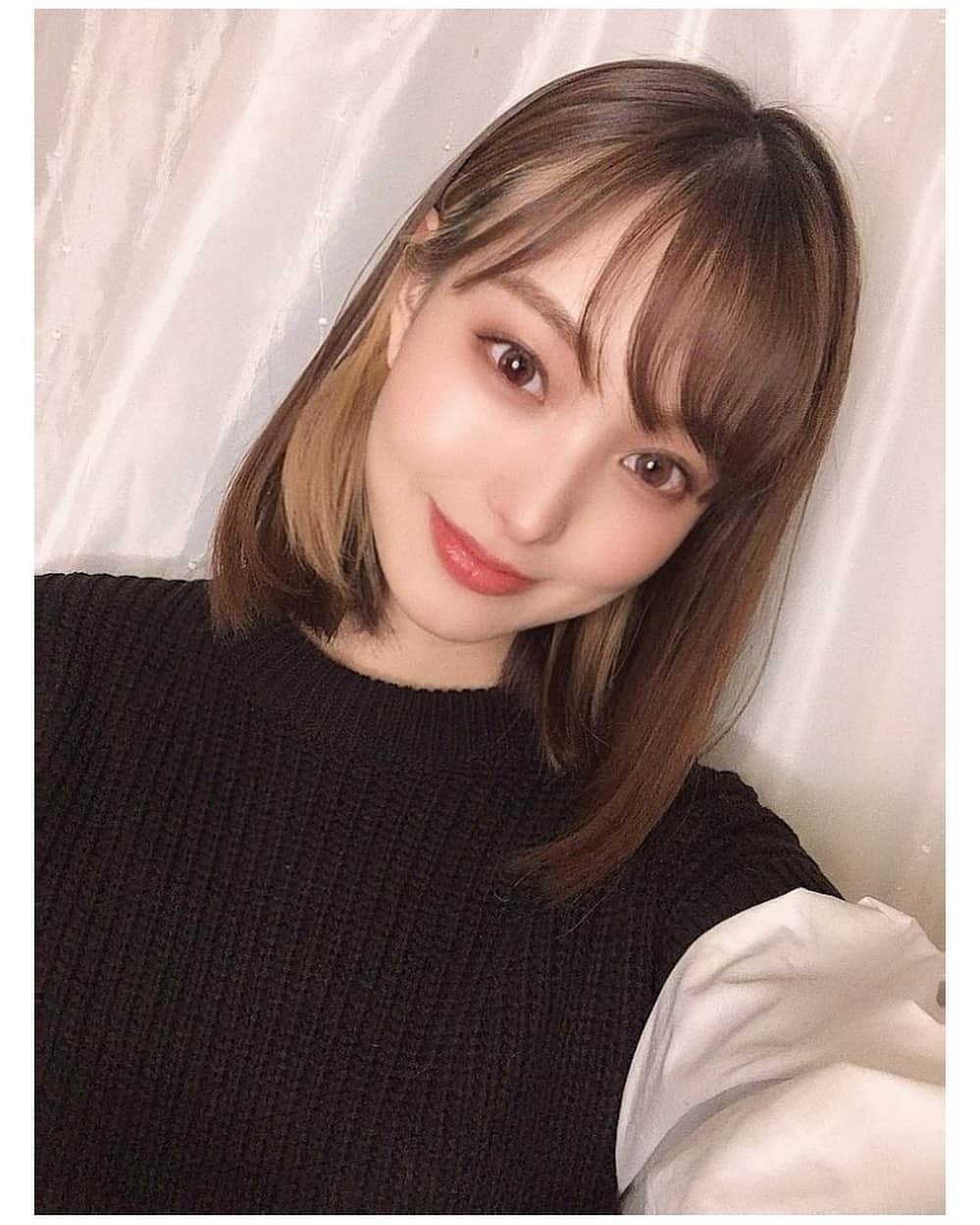 水谷望愛のインスタグラム：「⚡️ ❤️ ❤️ ❤️ 毎日配信してるよ🙋🏻‍♀️ 寝る前に是非観て下さい💕 生配信のランキング変動系は人生初だから毎日こわい😂 プロフィールのリンクから飛べます🕊🔗  #いつもありがとうございます #美人百花」