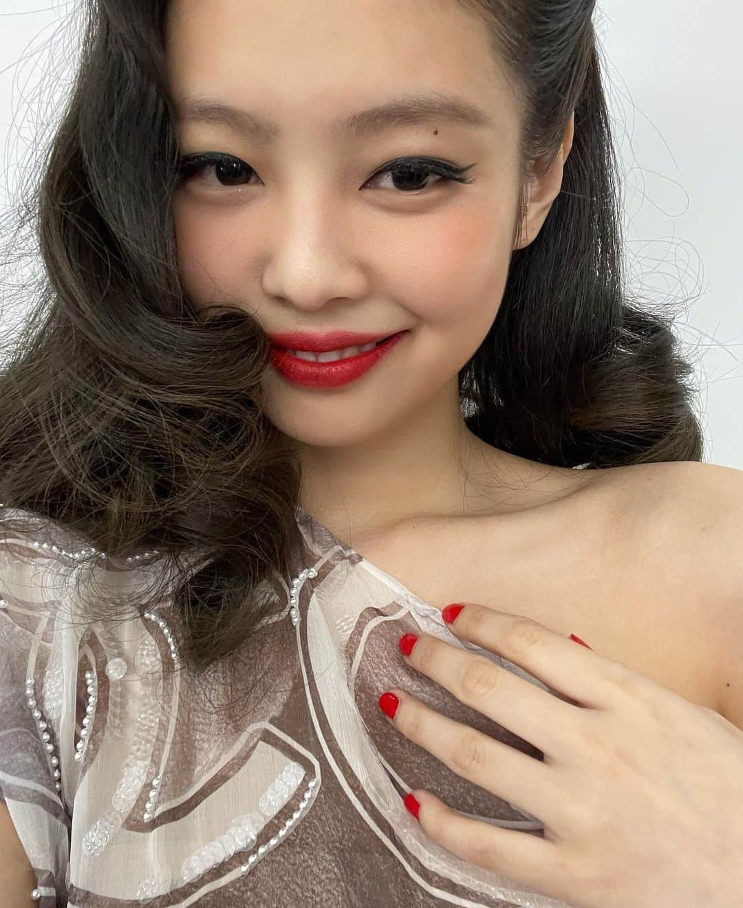 ジェニーさんのインスタグラム写真 - (ジェニーInstagram)「Feel like a movie star 💋」3月23日 2時50分 - jennierubyjane