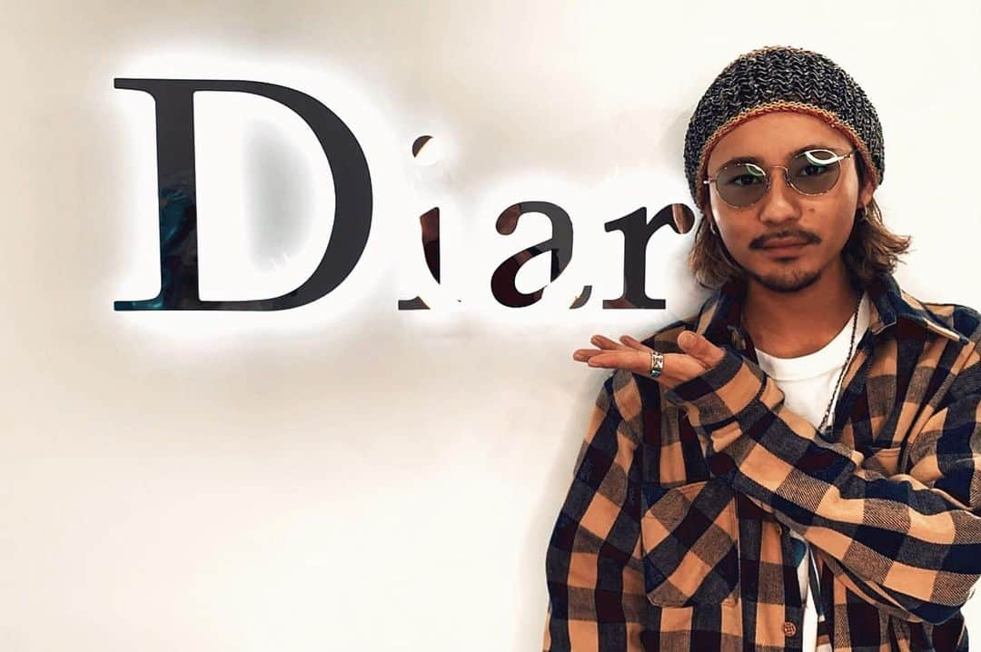 鈴木大二朗さんのインスタグラム写真 - (鈴木大二朗Instagram)「@diar_salon_official で 脱毛してきました👨🏿‍🦲 お店も綺麗で素敵な対応ありがとうございました☺️ . 男性も全身脱毛6500円でできる キャンペーンやってるので 興味ある方は是非行ってみてください✌🏾」3月23日 11時00分 - daijiro.s