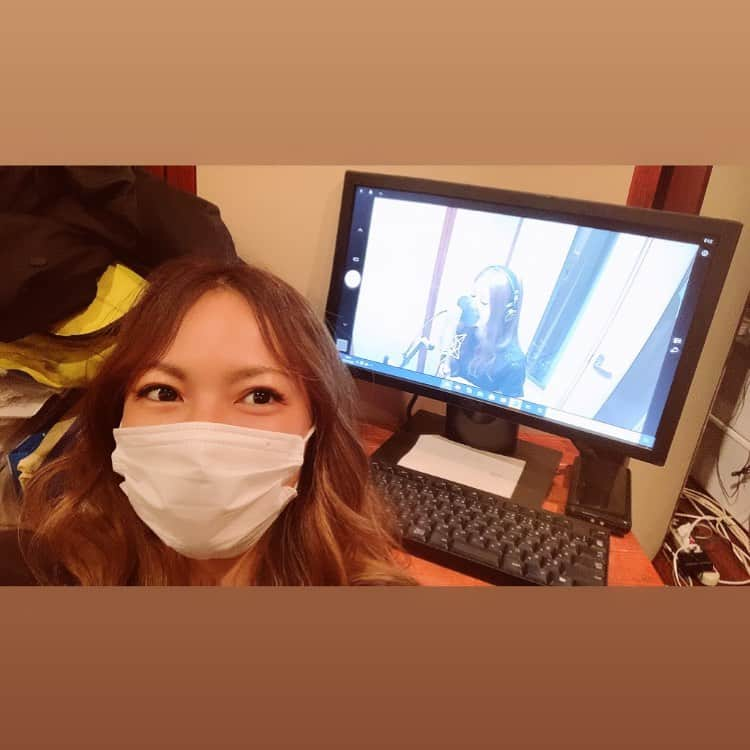 LINAさんのインスタグラム写真 - (LINAInstagram)「レコーディング終了♡ ななさんへ バトンタッチ！！ #MAXNANA #MAXLINA #recording」3月23日 15時56分 - xxlina_now