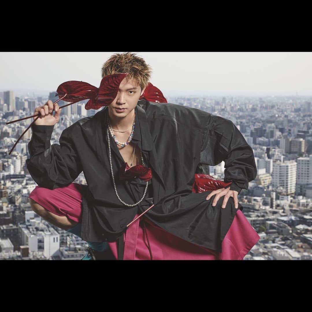 磯村勇斗のインスタグラム：「. 「TVガイドdan」vol.35  3月23日発売  photo by #LeslieKee  #TVガイドdan」