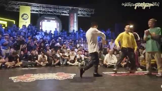 野中泰輔のインスタグラム：「I want to go @scape_rfjam  Singapore 🇸🇬 😱  #bboytaisuke #redbull #g_shock  #makavelic #ozracing #thefloorriorz #ftheb #jmb #flexdream」