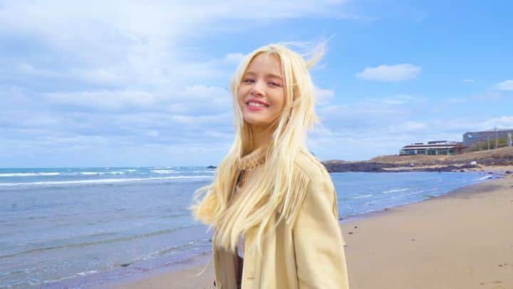 CLCのインスタグラム：「[📽] 손(SORN) - 'RUN' Official Music Video 　 ▶ https://youtu.be/cAKSKi_KbcQ 　 #CLC #씨엘씨　 #손 #SORN #RUN」
