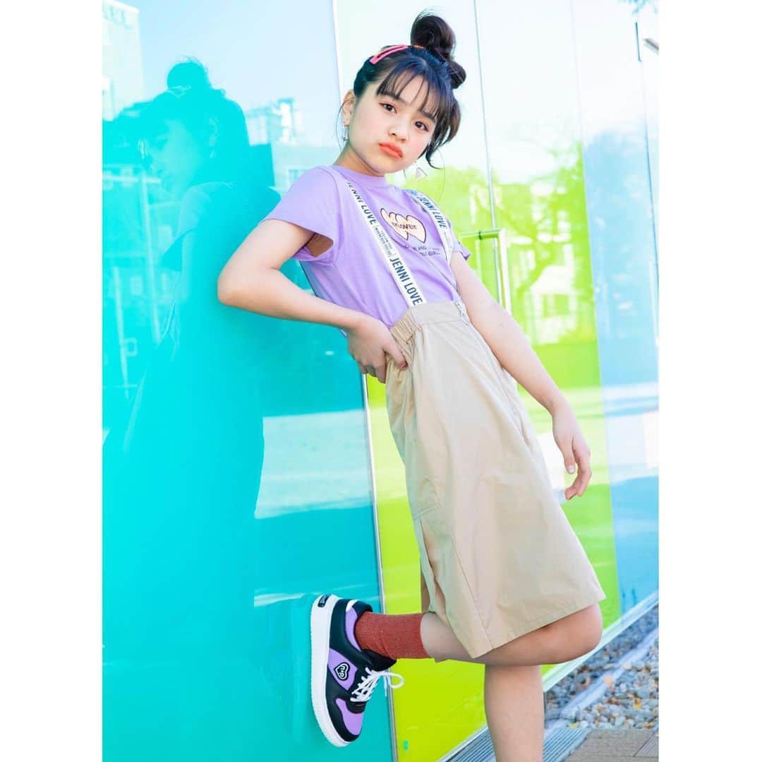 ニコ☆プチのインスタグラム：「﻿ すっかりあったかくなって来たね〜🌞﻿ ﻿ ﻿ 春のお出かけにはニコ☆プチスクールスニーカーがぴったり☆﻿ ﻿ ﻿ ﻿ カラバリもたくさんあるから、自分にぴったりの一足が見つかるよ！﻿ ﻿ ﻿ #ニコプチ﻿ #ニコプチスクール﻿ #ニコプチスクールスニーカー﻿ #ニコプチスクールシューズ﻿ #有坂心花﻿ #星名ハルハ﻿ #小松崎ふたば」