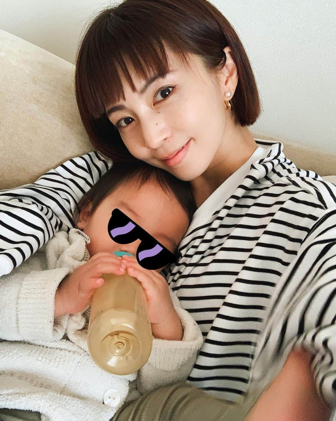 安田美沙子さんのインスタグラム写真 - (安田美沙子Instagram)「息子の面談でした✨ お世話になった先生にまた会えて、私がうるっと。。 . . . 知らない時間のスクールでの息子の様子を聞けて、のびのび楽しく友達と過ごせていたんだなぁ。通い出した頃の怒りっぽいとこも個性を理解した上で、正してくれたんだなぁ。と感じました。 まさかのリーダー的な一面もあったそうで。。ますます頼もしく😊✨ . . . 弟が出来て、我慢してくれてるとこも、成長したところもきっとある✨沢山、沢山褒めてあげよう🌸 . . . ながーい無印の画用紙で遊びました❤️ のびのび育っておくれー✨ . . . #boys #brothers #mama #milk #drawing #3yearsold  #13monthsold #thanks #おやばか部　#バレリーナ発見　#バイバイ」3月23日 19時48分 - yasuda_misako