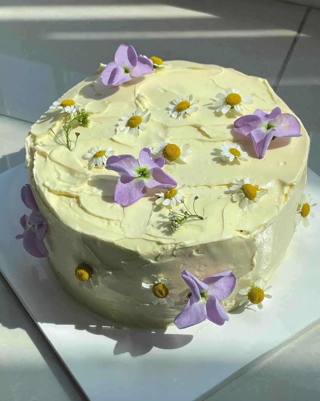のインスタグラム：「🌼Tasty butter cake made by🧚🏻‍♀️」