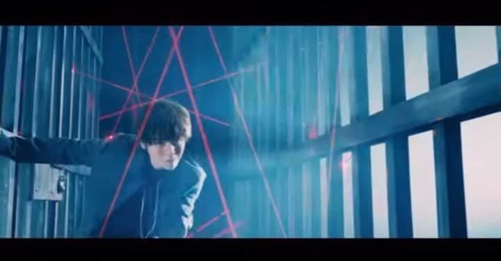 嶋田遼太郎のインスタグラム：「遂にこの日が！！！⚡️🎉⚡️ 内田雄馬さんのNew Single「Comin'Back」のMVがYoutubeにて公開されました👏🏻㊗️ほんと分かりきっているんだけど、毎回毎回イケイケすぎませんか？ まだの方は是非checkして下さい！  今回もこのような素敵な作品に携わらせていたただき、関係者の皆様有難うございました！  #内田雄馬 #内田雄馬CominBack  #灼熱カバディ #dancer」