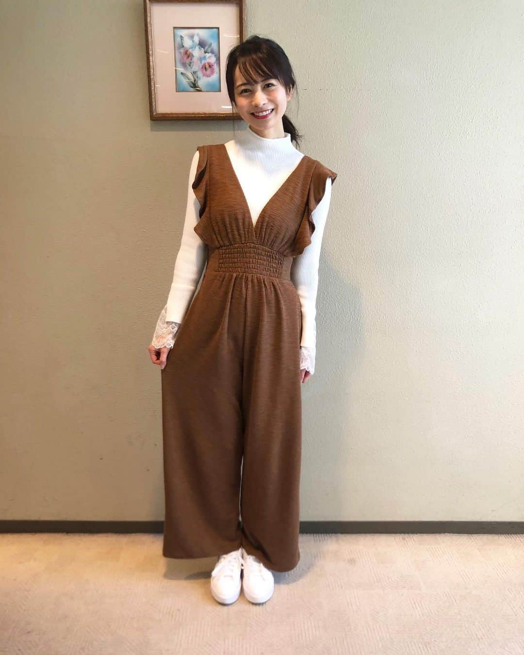 高見侑里さんのインスタグラム写真 - (高見侑里Instagram)「◡̈♥︎﻿ 珍しくパンツでのお仕事👖﻿ ﻿ とっても動きやすいオールインワンでした✧﻿ ﻿ またお知らせさせてください☺️﻿ *﻿ オールインワン...#to_the_sea_hawaii #Resortnista﻿ トップス...#frenchpave﻿ スニーカー...#Adidas」3月23日 22時07分 - yuri_takami_official