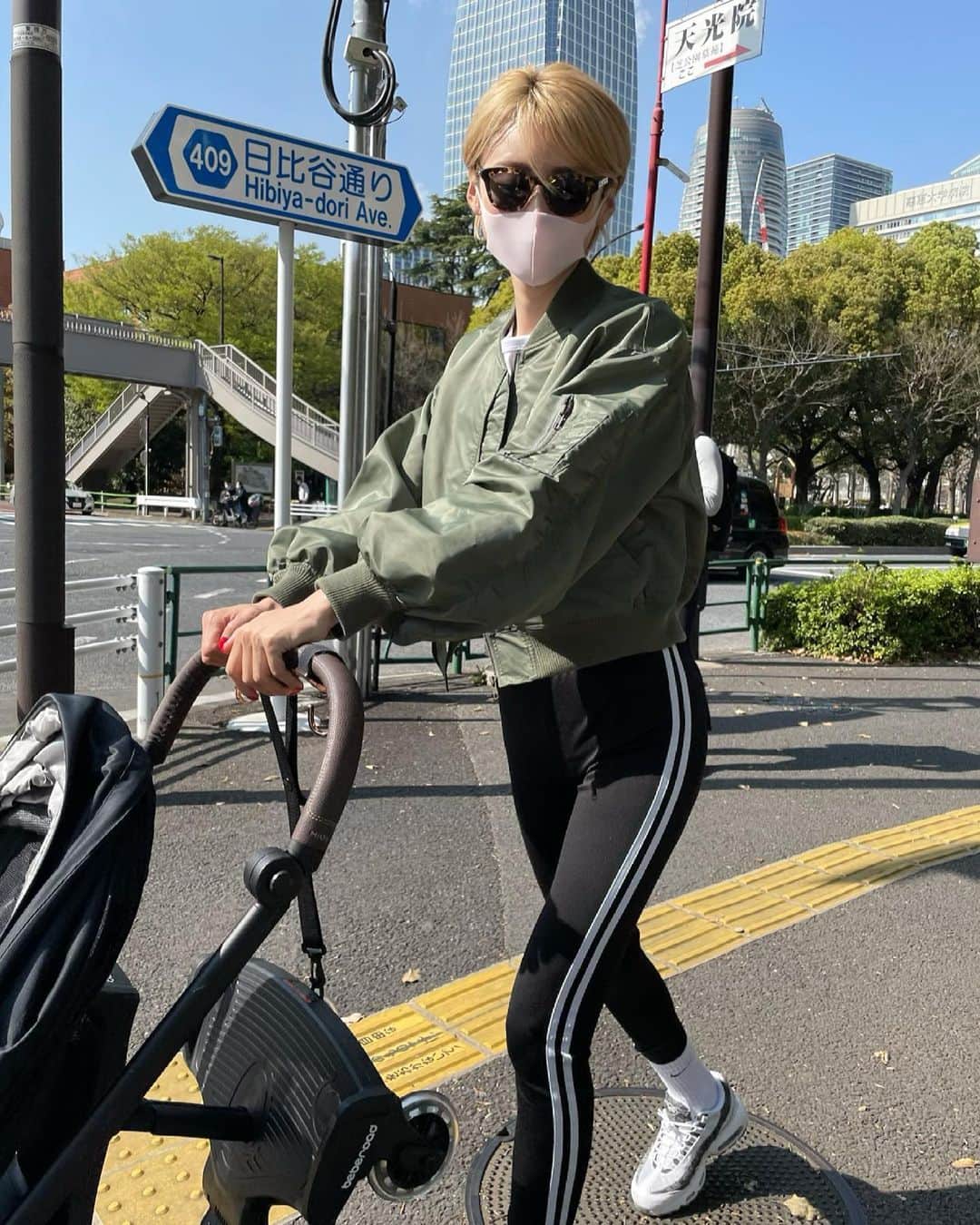 &mのインスタグラム：「陽射しがつよくなってきたよーー😎みんな紫外線対策しっかりね😎  バケハが欲しいのだけど、殺人的に似合わないの。 誰でも似合うバケハみんな知ってるー⁈」