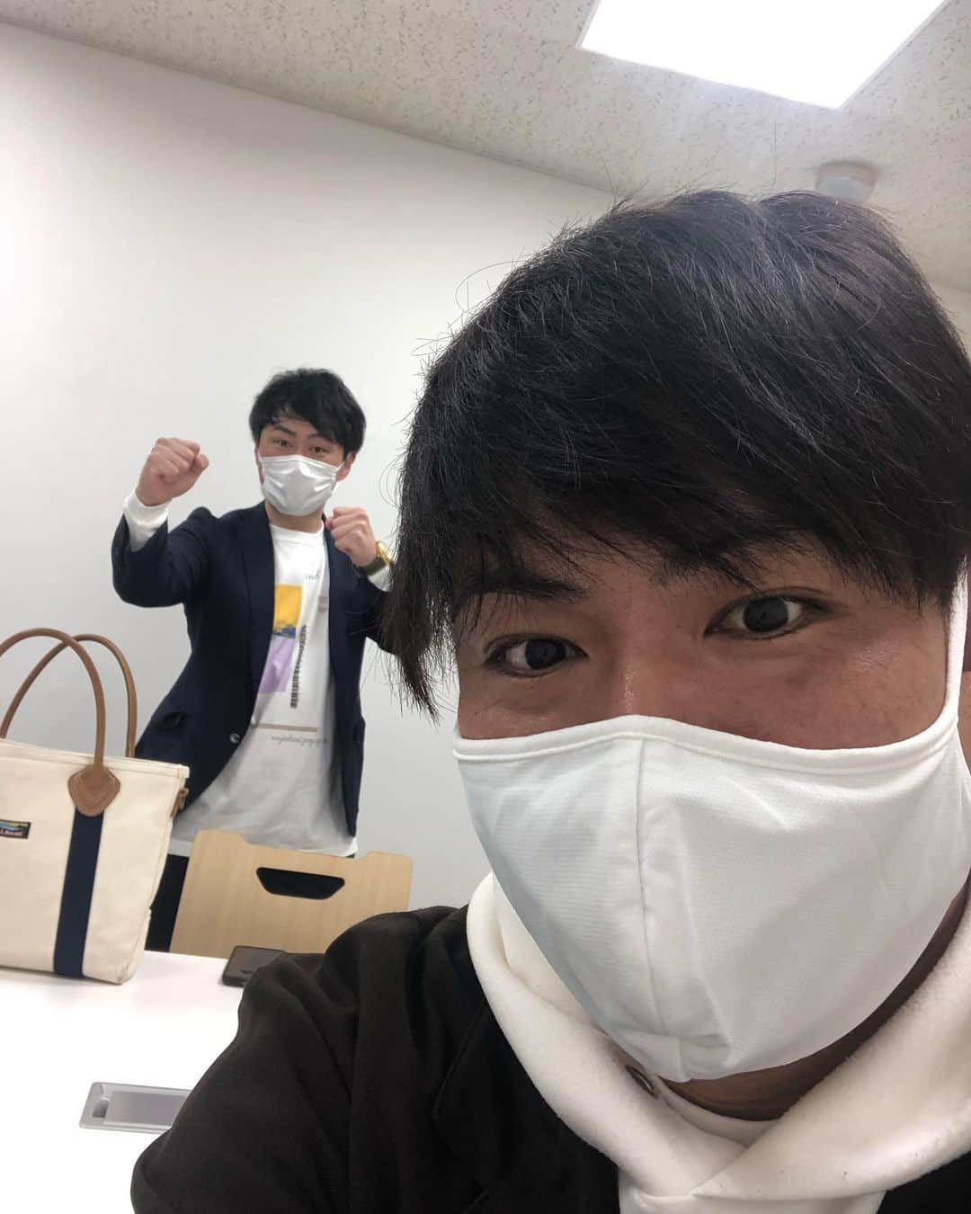 瀬下豊さんのインスタグラム写真 - (瀬下豊Instagram)「今日は梅村とお仕事でした！！ また告知します！！ 楽しかったなぁ。。。 #ラフ次元梅村」3月24日 0時31分 - tjkseshita