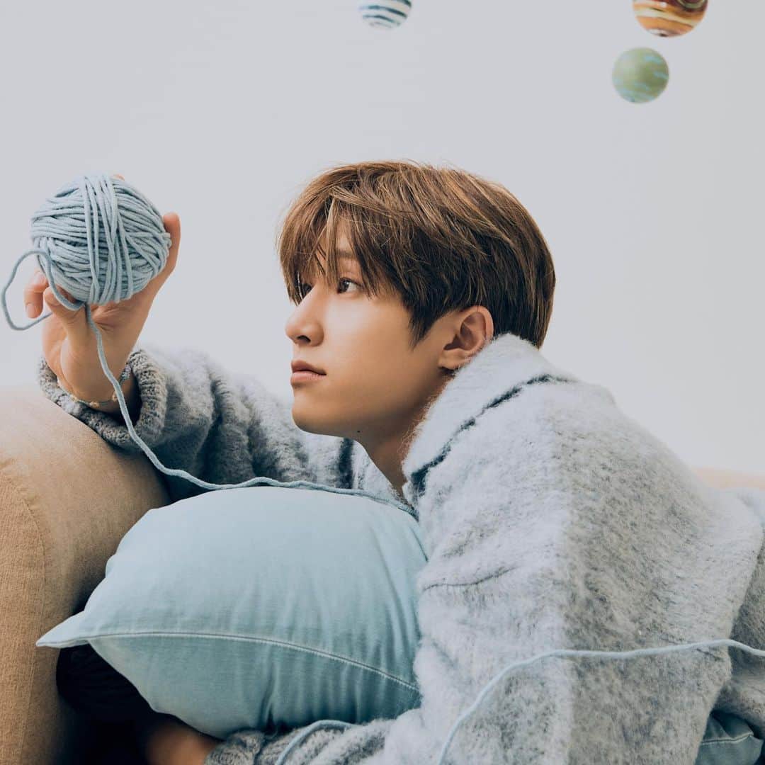 ASTROさんのインスタグラム写真 - (ASTROInstagram)「[#아스트로] ASTRO 2ND FULL ALBUM 'All Yours' CONCEPT PHOTO & MOOD TRAILER☝🏻  2021. 04. 05 6PM (KST) RELEASE  #ASTRO #All_Yours #ONE #JINJIN」3月24日 0時36分 - officialastro