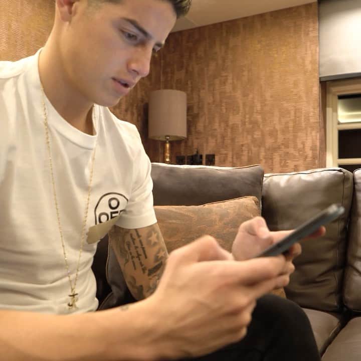 のインスタグラム：「Today I tried @WarRobots and had a ton of fun! You guys should check it out. MY.GAMES and @Pixonic gave me a link with some welcome perks to share with you, enjoy! https://wr.app/jamesrodriguez   #Ad」