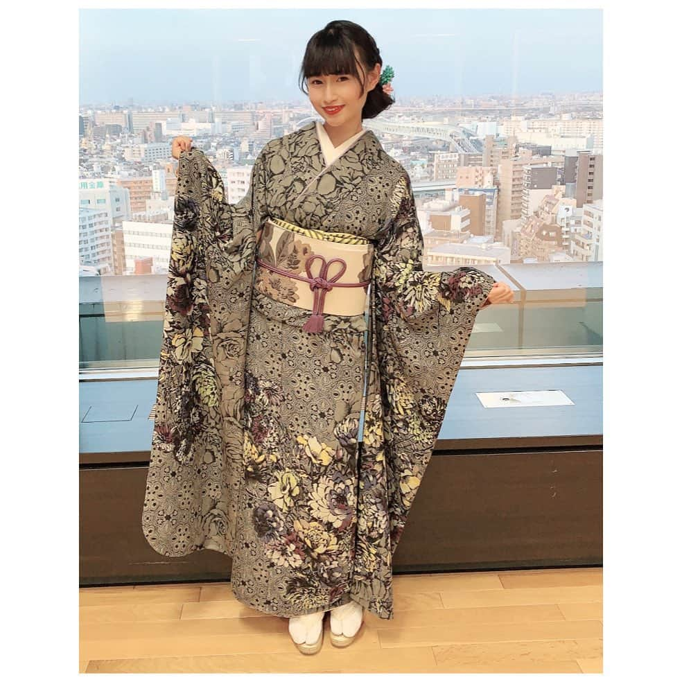 望月琉叶さんのインスタグラム写真 - (望月琉叶Instagram)「収録終わり♬👘🎤  #japaneseidol #Japanesegirl #アイドル #黒髪ロング #生足 #生脚 #美脚 #美肌ケア #idol #singer #演歌 #演歌歌手 #japan #日本 #東京 #Tokyo #大阪 #Osaka #名古屋 #Nagoya #インドネシア #Indonesia #タイ #Thailand #ファッション #ありがとう #kawaii #可愛い #着物 #saitojotaro」3月24日 18時29分 - luca_mochizuki