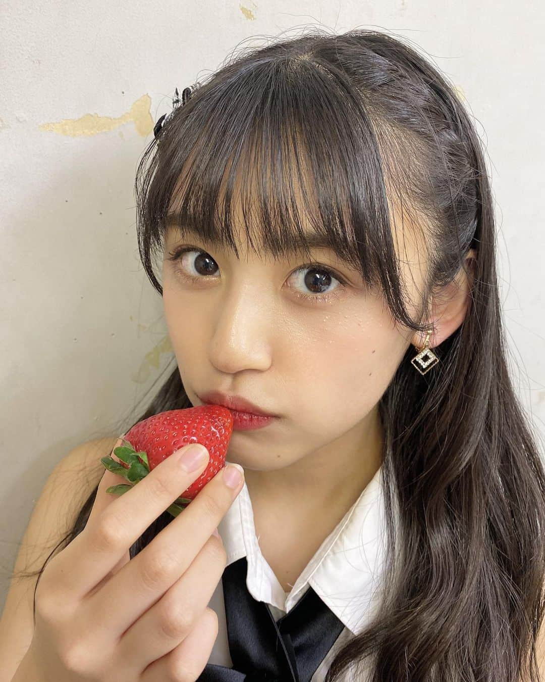 中川美音さんのインスタグラム写真 - (中川美音Instagram)「美音のいちごだからね！ あ〜げない  #🍓」3月24日 17時53分 - nakagawa_mion