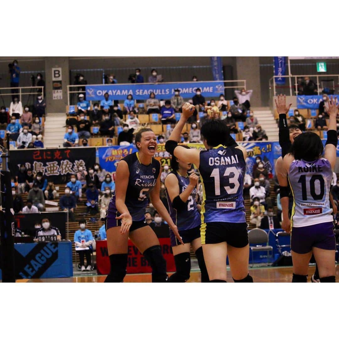 小池杏菜さんのインスタグラム写真 - (小池杏菜Instagram)「2020/21V.LEAGUE・V.Cup 沢山の応援ありがとうございました‼︎  今年はコロナ禍で難しい状況の中での開催となりましたが、試合を無事に終えれたこと、支えてくださった皆様に感謝します。本当にありがとうございました！  リヴァーレはこれからも前進していきます。  引き続き応援のほど、よろしくお願いします‼️  写真お借りしました🙇🏻‍♀️」3月24日 9時34分 - ancoromochi1216