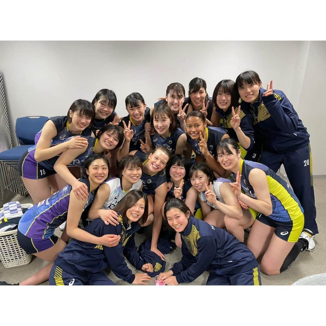 小池杏菜さんのインスタグラム写真 - (小池杏菜Instagram)「2020/21V.LEAGUE・V.Cup 沢山の応援ありがとうございました‼︎  今年はコロナ禍で難しい状況の中での開催となりましたが、試合を無事に終えれたこと、支えてくださった皆様に感謝します。本当にありがとうございました！  リヴァーレはこれからも前進していきます。  引き続き応援のほど、よろしくお願いします‼️  写真お借りしました🙇🏻‍♀️」3月24日 9時34分 - ancoromochi1216