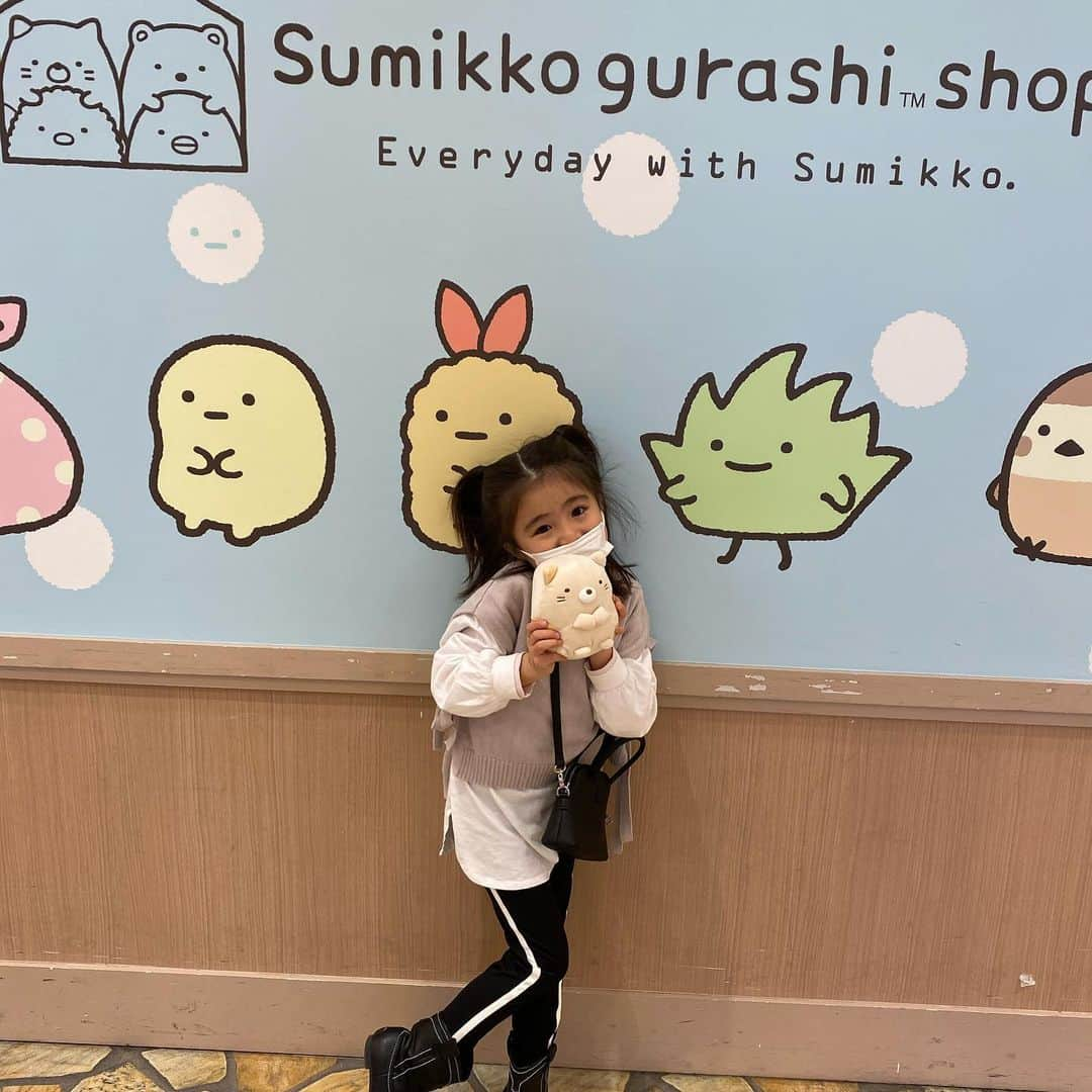 石津大介のインスタグラム：「感染対策しながら、春休み満喫中です👧❤️  暖かくなってきたし、サッカー応援もそろそろ行きたいな👧🤟💜  #春休み#すみっコぐらし#感染対策#アビスパ福岡#石津大介#愛娘#可愛い#親バカ#成長記録」