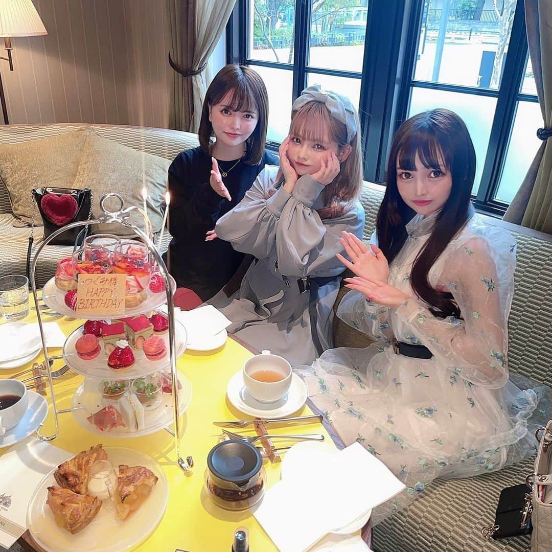 跡美しゅりさんのインスタグラム写真 - (跡美しゅりInstagram)「るんちゃんお誕生日おめでとう会♪♪  るんちゃん( @__315run )と ここみちゃん( @coco3hoshinaka )と アフヌン♪♪  可愛いアフヌン食べながら 生と死について語り合う3人.......(病んでないです)  るんちゃんは私のポケモンカードデッキ監修してくれる師匠なのです♡ この日もしゅり家で何時間もポケモンカードしてました♪♪  可愛い女の子と可愛いことするの、ぐちょ喜びですね！！！！ｷｬｯｷｬ！  #跡美しゅり #星仲ここみ」3月24日 12時06分 - atomi_shuri