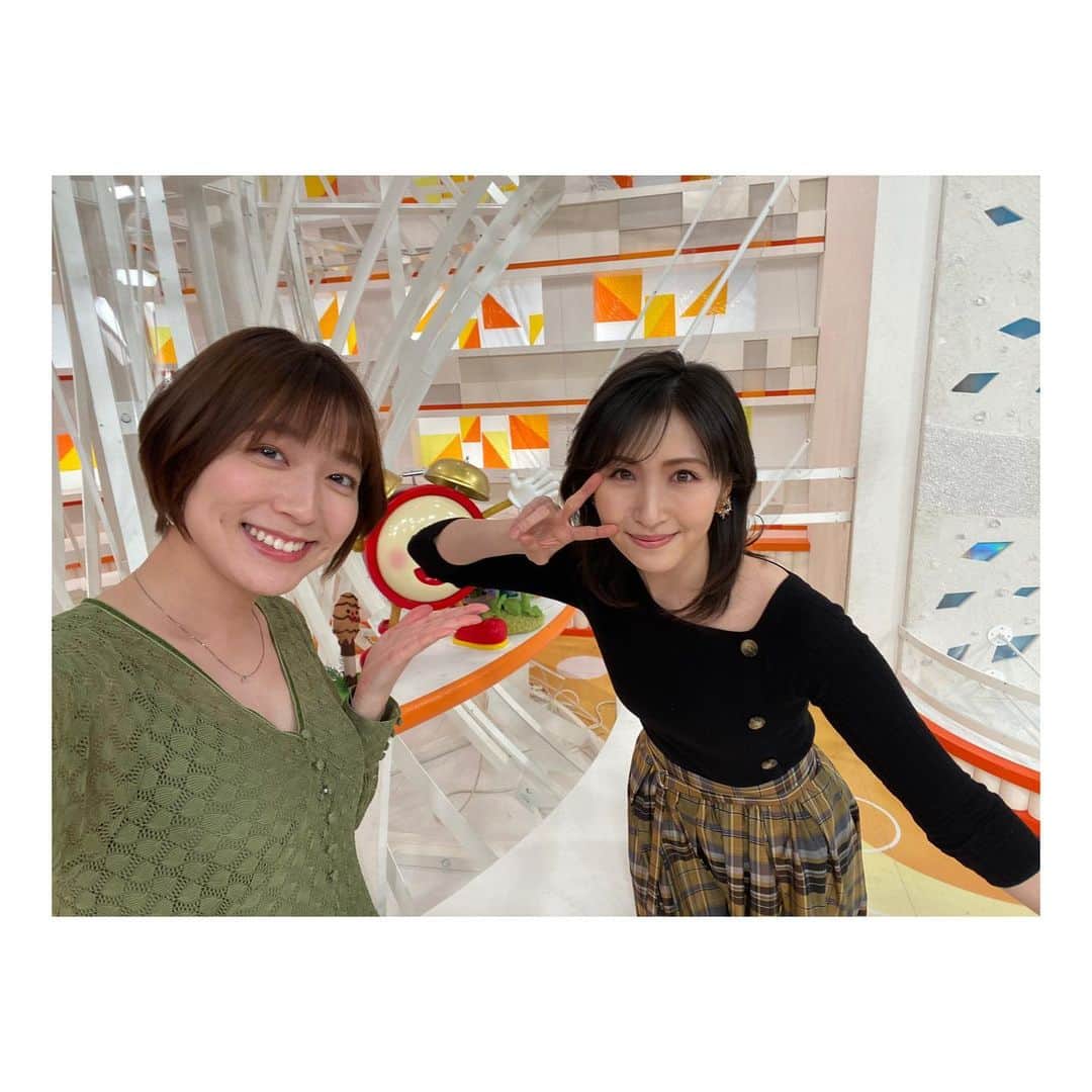 阿部華也子さんのインスタグラム写真 - (阿部華也子Instagram)「🌸  ルリカお姉さま  めざましを卒業してしまいました😌  とにかくいつも全力。 とても尊敬する先輩でした☺️  めざましテレビで5年間！ 全力取材、本当にお疲れ様でした🥺  めざまし8でもきっと 皆さんを笑顔にしてくれるはずです☀️  ご活躍を願っています🥰  @rurika_yokoyama_official   #卒業 #めざましテレビ #横山ルリカ　さん🤍 #めざましじゃんけん #ココ調」3月24日 12時23分 - kayakoabeofficial