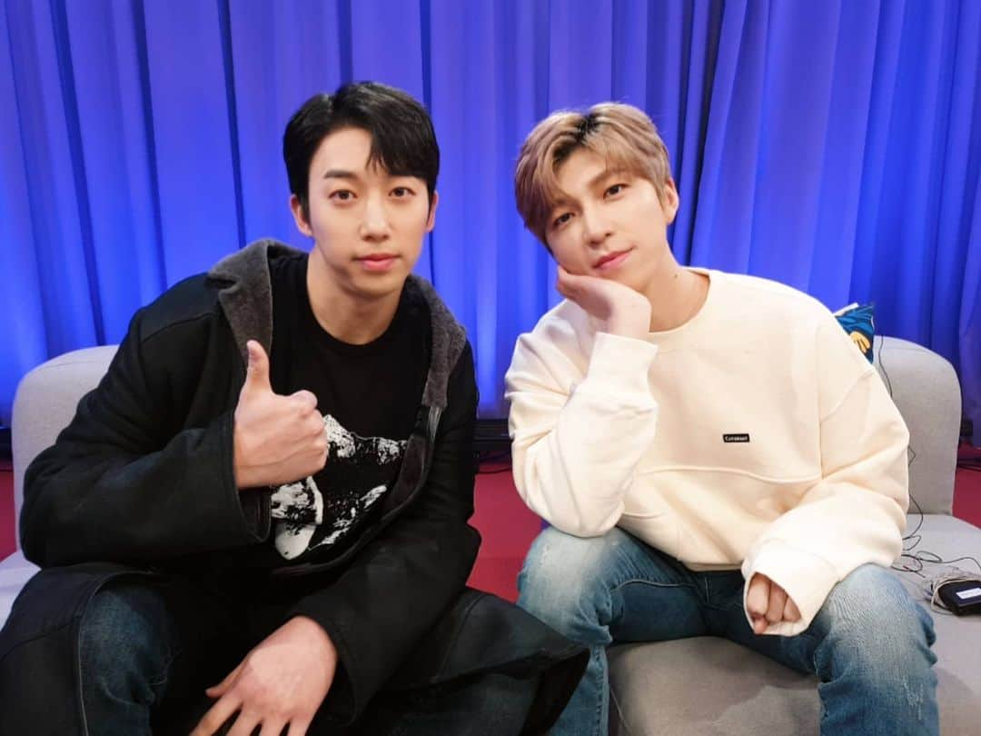 U-KISS（ユーキス）のインスタグラム：「[#유키스] 📻 오랜만에 쌩수다✌  #UKISS #수현 #훈  #SOOHYUN #HOON  #NAVER_NOW #쌩수다」