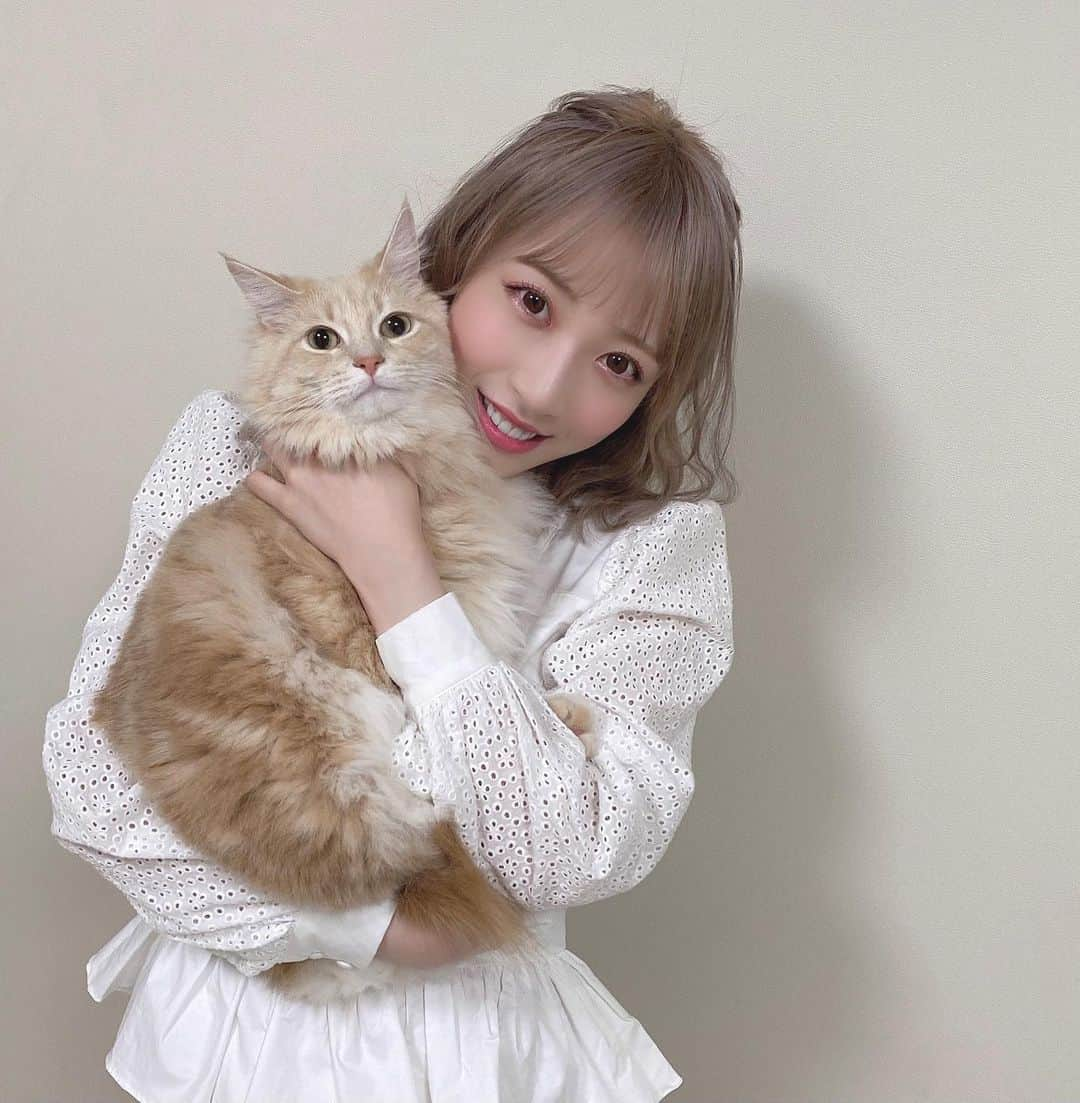 さぁやさんのインスタグラム写真 - (さぁやInstagram)「アルルと🐈💗﻿ ﻿ ﻿ メルシェでお得なキャンペーンが﻿ やってるよ〜！！☺️﻿ @merche_lens﻿ ﻿ 画像のは#メープルシュガー﻿ 4/5までやってるのでチェックしてね💡﻿ ﻿ ﻿ みんな今日は何して過ごしたの🥰？？﻿ ﻿ ﻿ #カラコン #メルシェ #merche」3月24日 18時41分 - saaya831