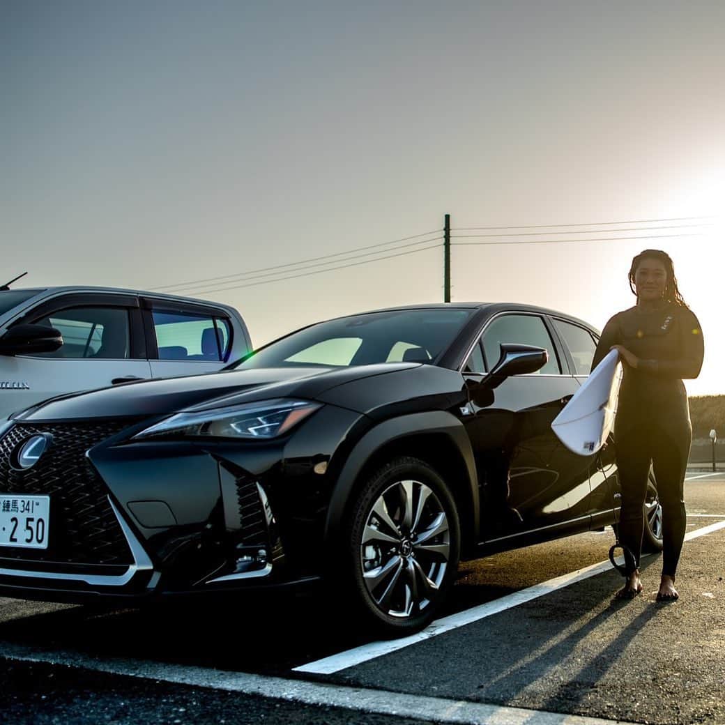 前田マヒナのインスタグラム：「Thank you Lexus for pimping me out when I am in Japan 🥰🥰  ありがとうございますLexus   @#lexuskoishikawa #lexusux250h @lexus_jp   Photo @yasushi_photos」