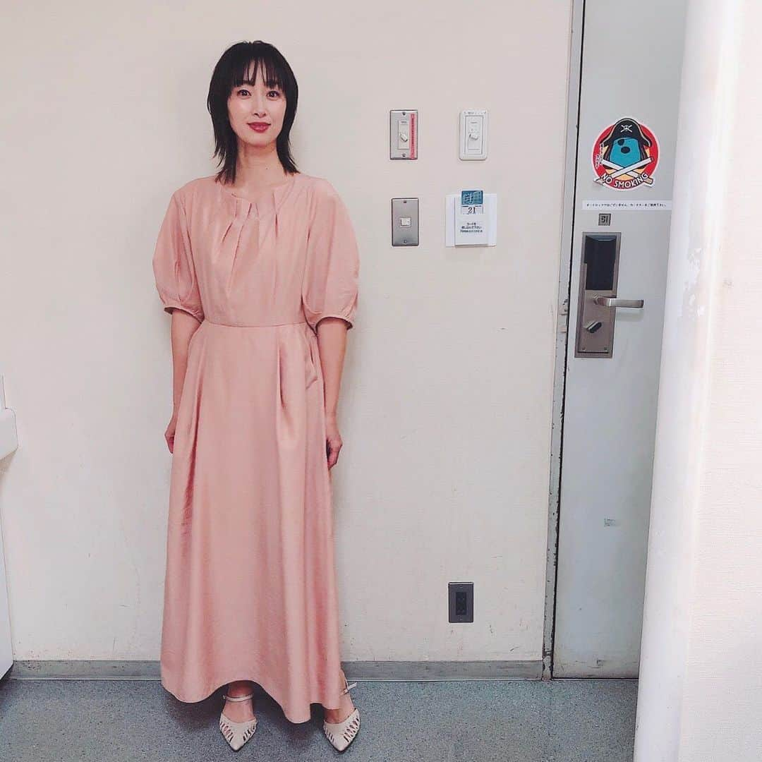 坂下千里子さんのインスタグラム写真 - (坂下千里子Instagram)「衣装 .  dress... @elendeek  . 春ですねー。」3月24日 15時38分 - chiriko_sakashita_official