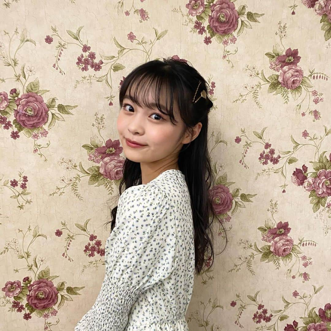 林芽亜里さんのインスタグラム写真 - (林芽亜里Instagram)「🎀﻿ ﻿ 昨日の火曜サプライズありがとうございました🌼﻿ ﻿ たくさんのDM、ストーリー投稿、コメント本当に嬉しかったです🥺﻿ ﻿ どんなお洋服にするかとても迷ってHoney Salonのワンピを着ました〜♡﻿ ﻿ #ニコラ #火曜サプライズ #HoneySalon #林芽亜里﻿」3月24日 16時22分 - meari__hayashi