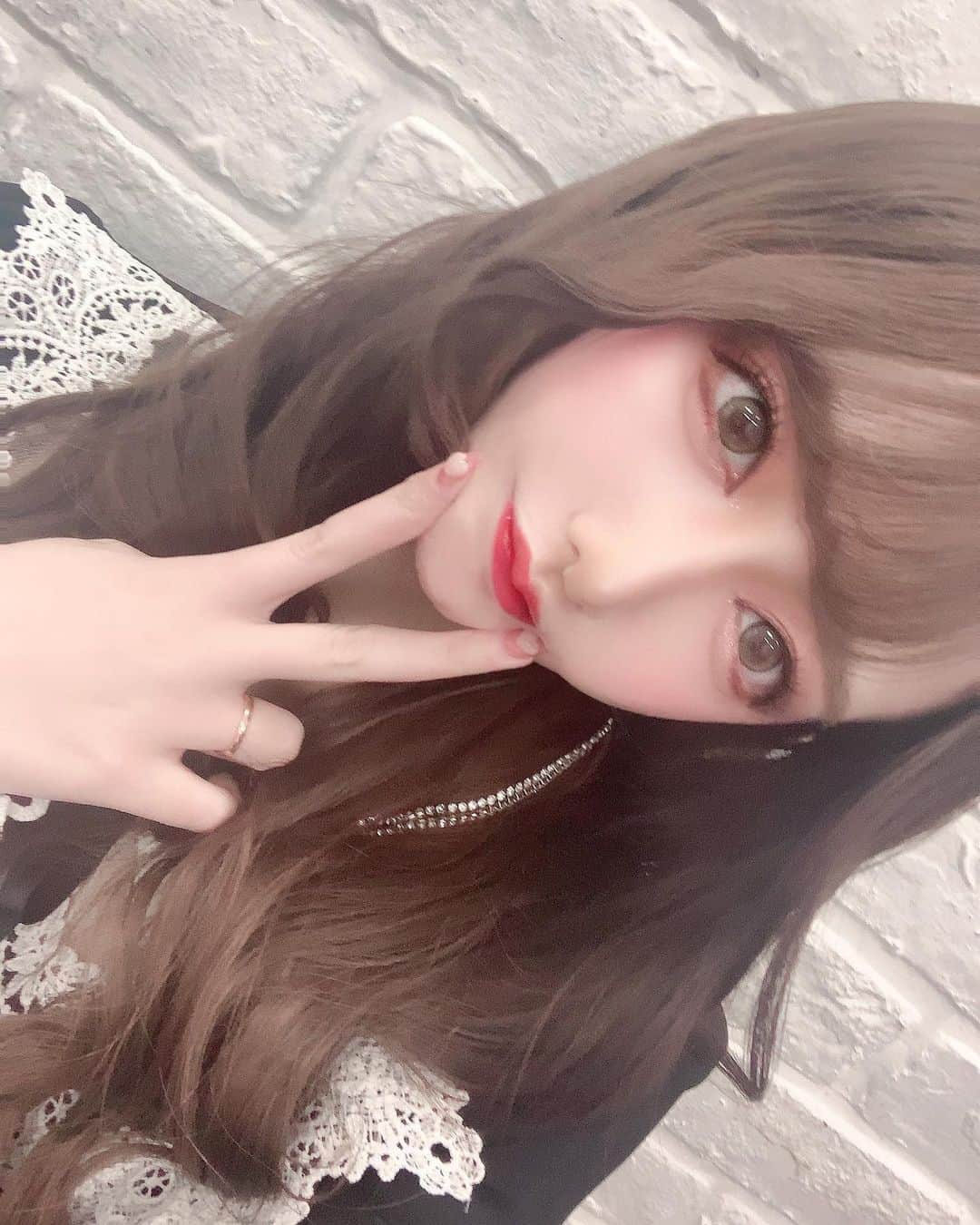 のインスタグラム：「ちゃんと4/25空けてくれてる？🎂♡」