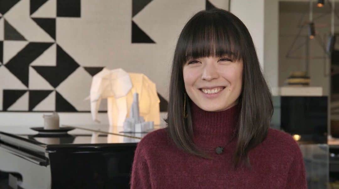 のインスタグラム：「@nhkworldjapan joined me for the recording session of my next album #EchoesOfLife and captured some personal moments and thoughts. It will be streamed twice today on #directtalk at 12:40 and 17:15 UTC+1 (link in bio) and be available for VOD from March 25th.」