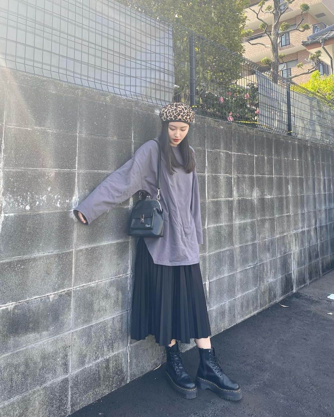 若林真帆のインスタグラム：「#まほこーで #モノトーンコーデ」