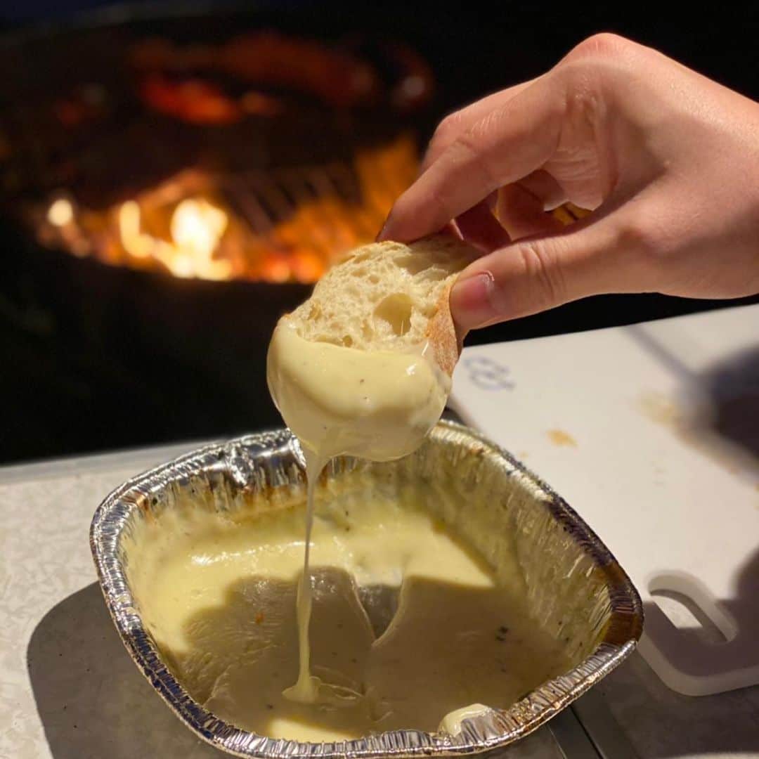 名人のインスタグラム：「伝説のバーベキュー  #飯テロ  #ほぼネク」