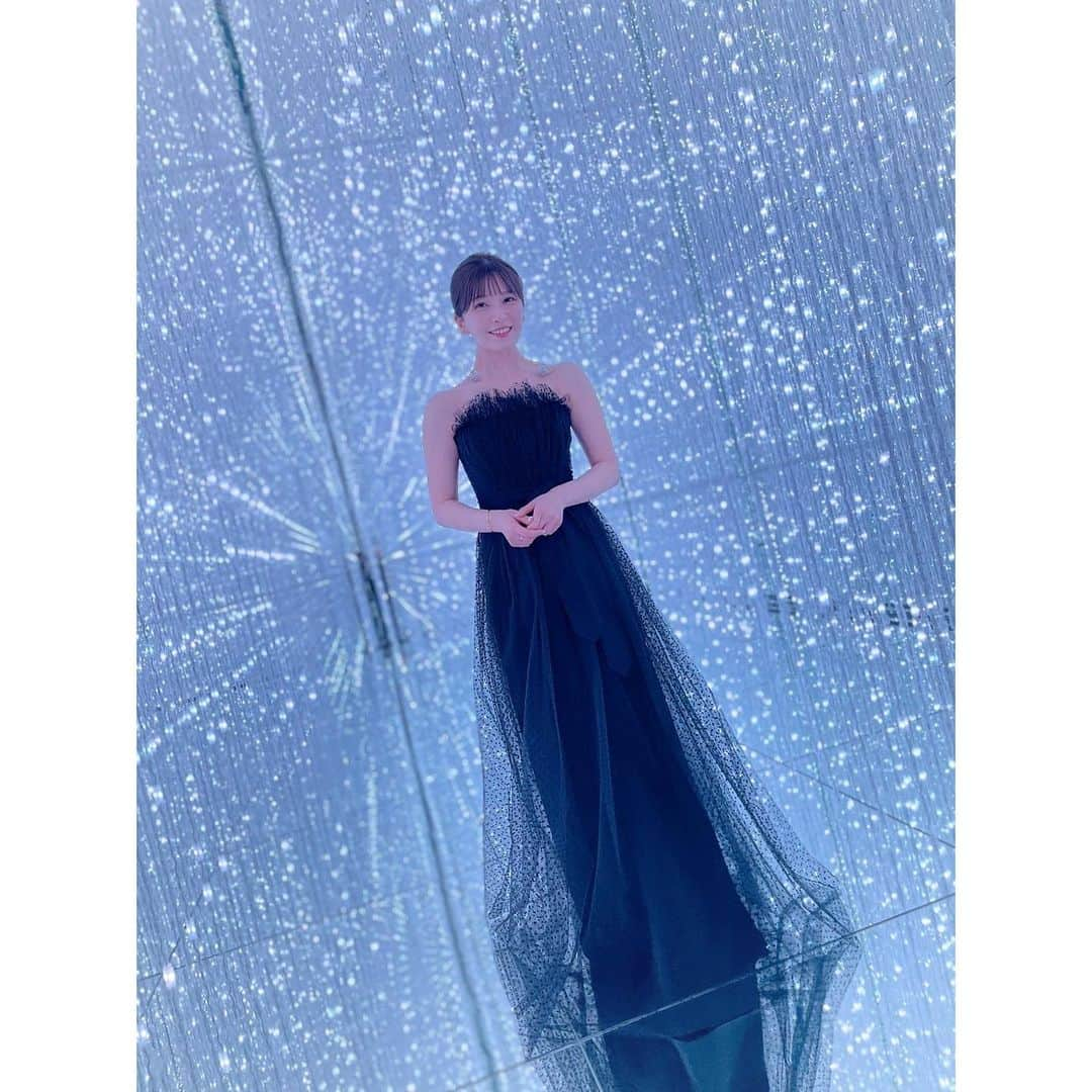 宇野実彩子さんのインスタグラム写真 - (宇野実彩子Instagram)「.﻿ 「Premium Music 2021」で、﻿ DISH// さんの｢猫｣を歌わせて頂きました。﻿ ﻿ 1人で歌うのはとても緊張しましたが、﻿ 素敵な光のアートの中で、﻿ 儚く優しく切ない痛みを感じて歌いました。﻿ ﻿ YouTubeで 歌ってみた に挑戦してから、﻿ 素敵なステージに呼んで頂いて本当に幸せです。﻿ ﻿ 素敵な時間を一緒に作って下さったスタッフの皆さん、ありがとうございました!!﻿ ﻿ ご覧頂いた皆さんに、私の思いが何か少し届いてたら嬉しいです。🐱﻿ ﻿ #PremiumMusic2021 #teamlabplanets」3月24日 22時00分 - misako_uno_aaa