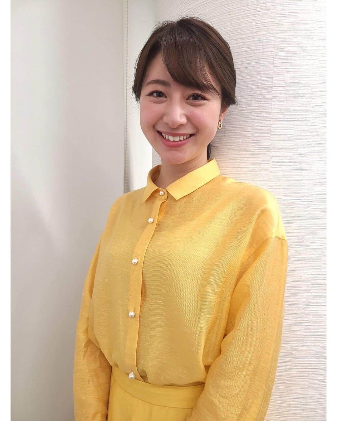 林美沙希さんのインスタグラム写真 - (林美沙希Instagram)「. 春らしい色でした。 透け感ある素材も可愛いです☺︎ . 明日は聖火リレーのスタートですね。 番組でもお伝えする予定です✨  #jチャン #林美沙希 #衣装 #nolleys  #黄色コーデ」3月24日 22時05分 - misaki0hayashi