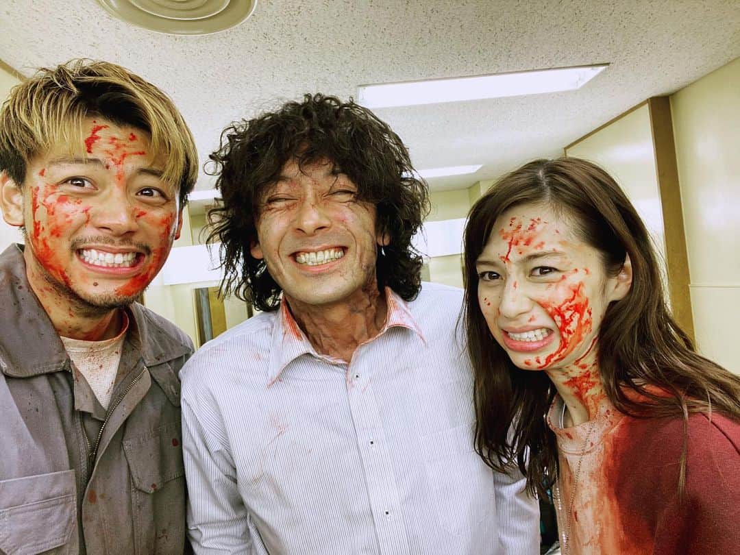 竹内涼真のインスタグラム：「#君と世界が終わる日に   10話　off shot🧟‍♂️🧟‍♂️🧟‍♂️  まじで　怖かった首藤さん…笑  #hulu season2」