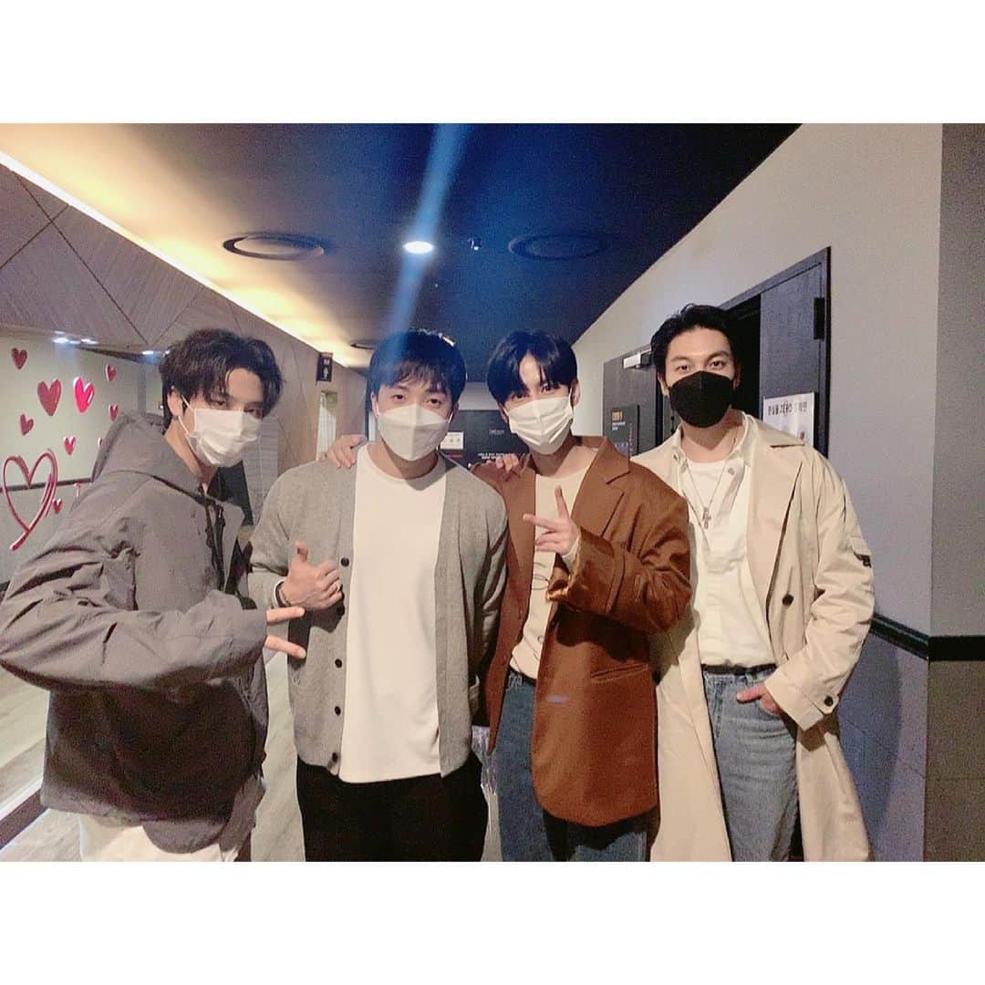 ソンジュンのインスタグラム：「우리막내 잘한다 잘한다 고생했다! 트웬티해커 보러가자아아!!#트웬티해커」