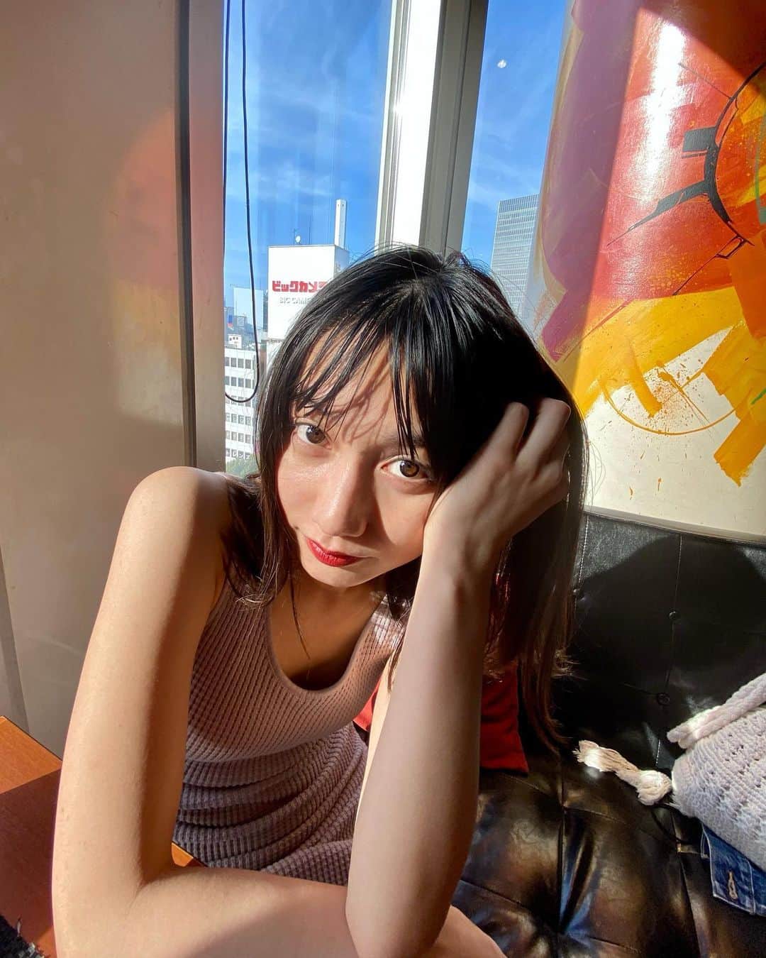 武田あやなのインスタグラム：「. はんなちゃんとジムの後にランチして 散歩してたら花見やってた🌸 なんかこうやってゆっくりランチして お喋りするの久しぶりで ここのカフェも居心地良くて 天気も良くて癒されたなあ🌸 ありがとう🥰  そしてこの前 @tothesea_hawaii  の展示会で頼んだワンピース👗 ウエスト部分の肌見せが可愛い！ しかもカップ付きだからそのまま着れるのが 一番気に入ってます🥰 . . . . . . . . . #カフェスタグラム #おフェロ  #tothesea #ワンピースコーデ  #色気 #黒髪 #ポトレ女子  #わがままボディ #ビジョビ #貧乳 #ガールズフォト  #肌見せ #エロかわ #萌え  #スレンダー #むちむち #黒髪女子  #フェチ #美女 #癒し系女子  #何気ない瞬間を残したい  #性感 #丸顔 #女神 #彼女感  #くびれ #japanesegirl」