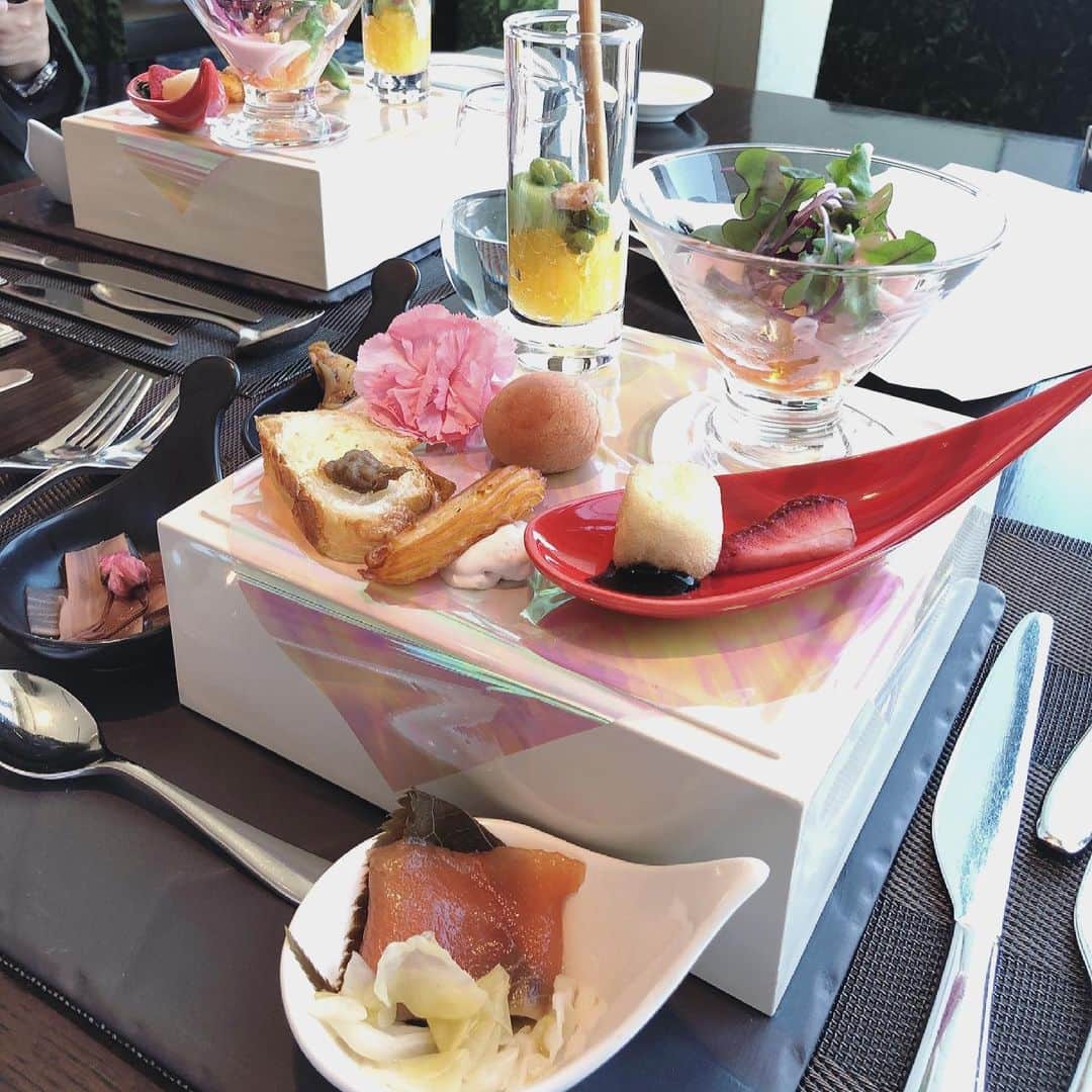 舞花くるみのインスタグラム：「﻿ 前菜からとっても可愛くてテンションあがった💕﻿ 美味しくて幸せなランチタイム。　﻿  #ウェスティンホテル仙台﻿ #ランチ﻿ #前菜」