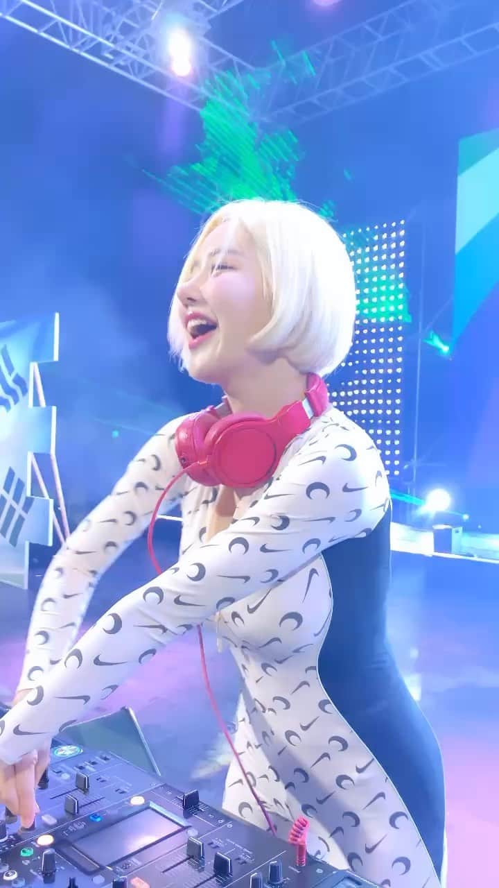 Dj Sodaのインスタグラム：「세상에서 제일 잘노는 부대💚🔥」