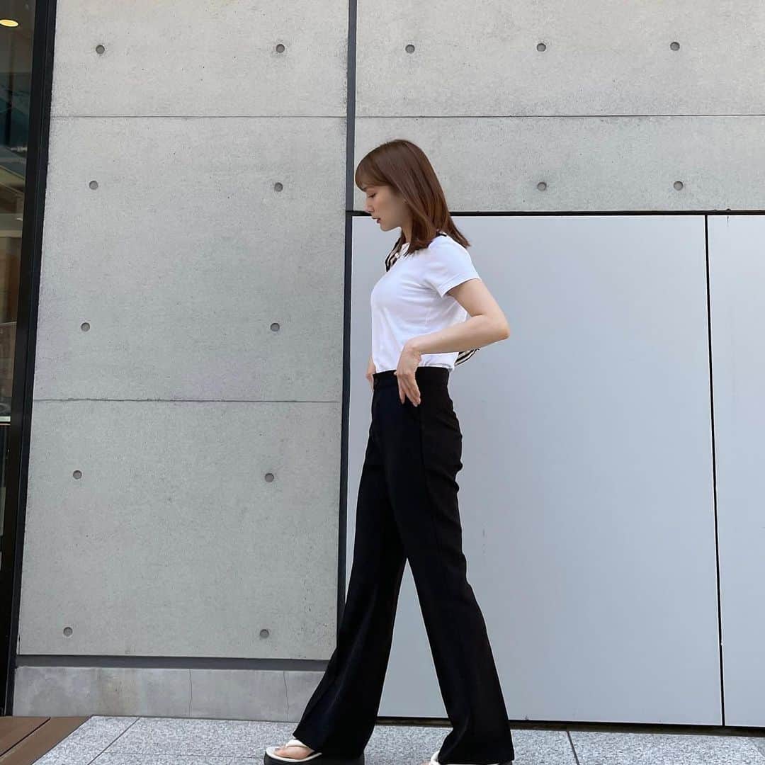 ひよんのインスタグラム：「👖🌼💓 ㅤㅤㅤㅤㅤㅤㅤㅤㅤㅤㅤㅤㅤ 最近スラックスはく回数も増えてきた🤭🧡 シンプルなお洋服すき。 ㅤㅤㅤㅤㅤㅤㅤㅤㅤㅤㅤㅤㅤ #ひよん #ひよん服」