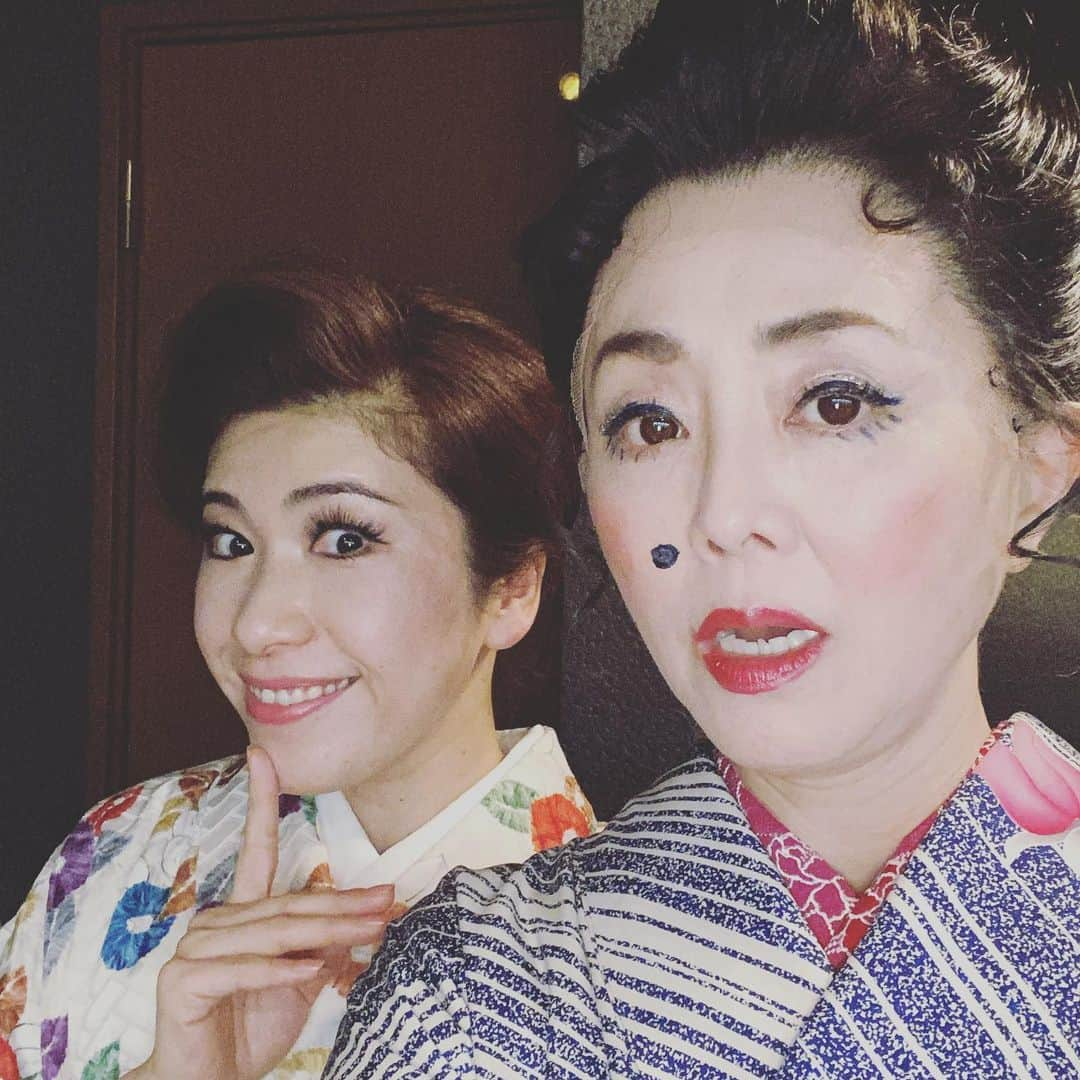 熊谷真実さんのインスタグラム写真 - (熊谷真実Instagram)「昨夜はありがとうございました  熊谷真実公式YouTubeチャンネル 生ライブ　スナックまみ  ちぃママ、ERIKOさん！  やっぱ、ちぃママが良いと締まるね！  エリコさんめっちゃ楽しかったって！ わたしも！  もし、ご要望があれば、この時節柄なかなかスナックにも行けない昨今、また開店したいと思いますー！  スナック天のママさん  協力してくださったachaさん 編集の頼兼さん　二見さん、  着付けしてくださったユーカリ美容室さん、 そして！ カメラ回してくださった渚ちゃん！ 本当にありがとうございました！ 感謝感激！  #熊谷真実#スナックまみ#熊谷真実公式YouTubeチャンネル#」4月23日 0時33分 - mami_kumagai310