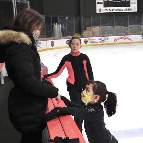 村主章枝さんのインスタグラム写真 - (村主章枝Instagram)「My cute skaters⛸ #figureskating  #figureskatingcoach」4月19日 8時29分 - fumie.suguri