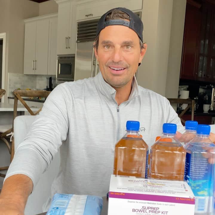 ビル・ランシックのインスタグラム：「Sunday check in...#colonoscopy #earlydetection」