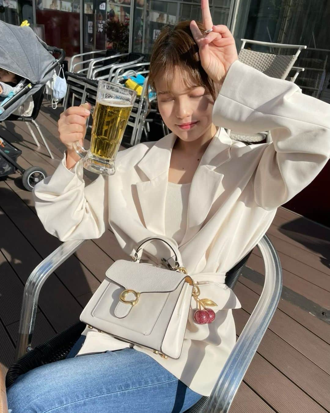 永瀬ゆいのインスタグラム：「お酒がだいすき #🍺 #プレモル」