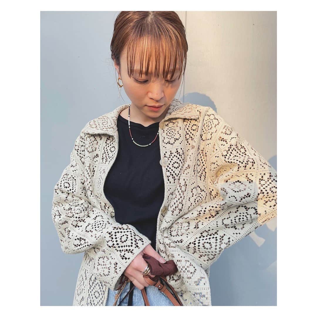 野尻美穂のインスタグラム：「細かい所まで繊細すぎてずっと見てられる服。 インナーは前回のWai☺️ 今週はあったかいね！嬉しい〜😚」