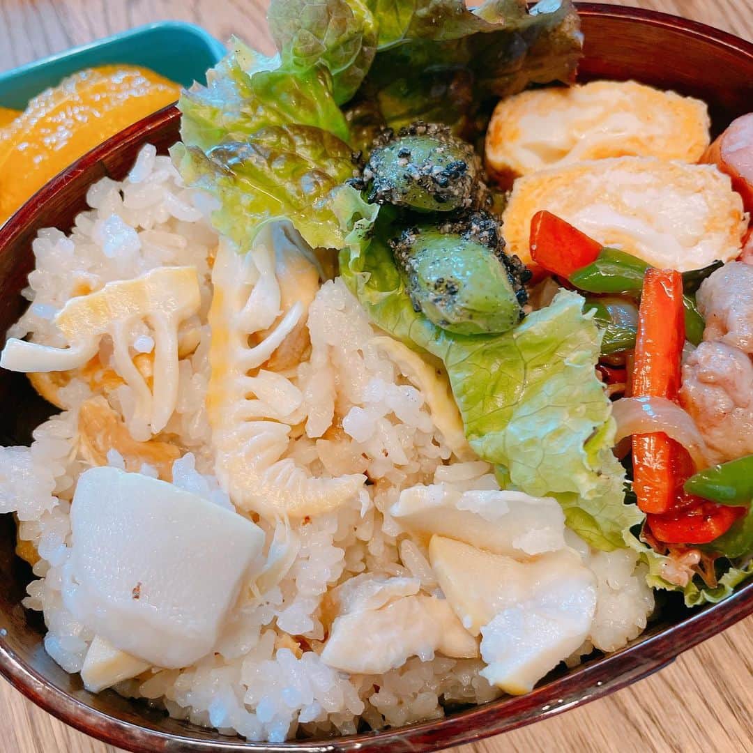 坂下千里子さんのインスタグラム写真 - (坂下千里子Instagram)「遅くなりました。7回目のお弁当です。野菜炒めは、味濃いめと言うより、濃すぎです。ごめんなさい🙏母も失敗する日もあります。ごきげんよう。」4月19日 11時55分 - chiriko_sakashita_official