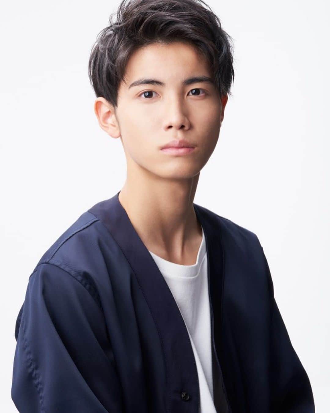 中野晴仁のインスタグラム：「【重大報告】ミスターコンでグランプリを受賞したことによって、、、 なんと、僕が！！ギャツビー ムービングラバー エクストリームマットのラベルになります！限定ラベルなので、お店で見かけたら是非皆さん教えてほしいです！！  #ギャツビー #ムービングラバー」