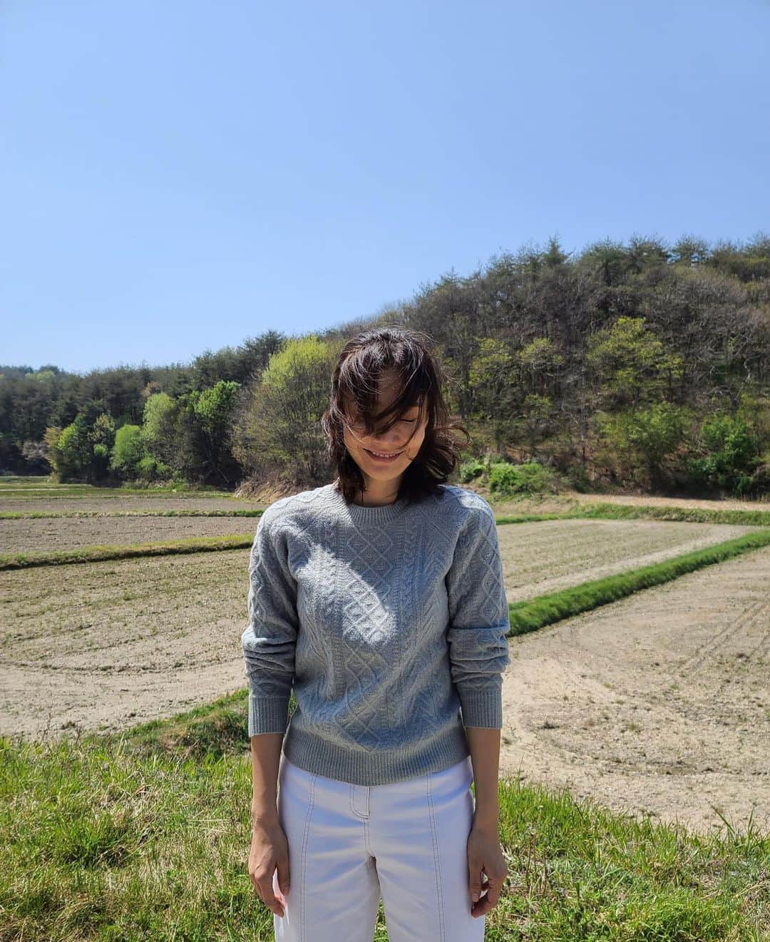 パク・ヒョジュのインスタグラム：「바람잘날없지뭐#강원도」