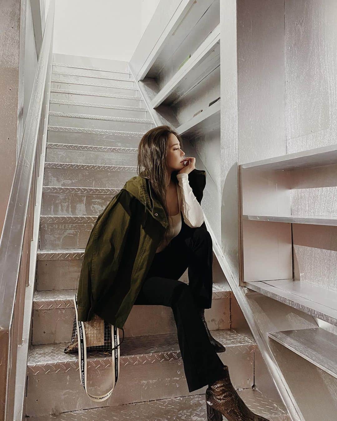 のインスタグラム：「#SHOPLIST で購入できる モッズジャケット🤎 @shoplist_official   気温差のある今の時期にちょうど良い🌿  #ショップリスト #pr」