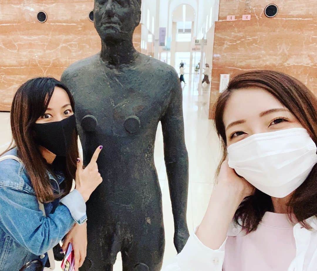 しろねこみゃあこ流出 Sachiさんのインスタグラム写真 - (SachiInstagram)「みゃあこちゃんと不思議な像との